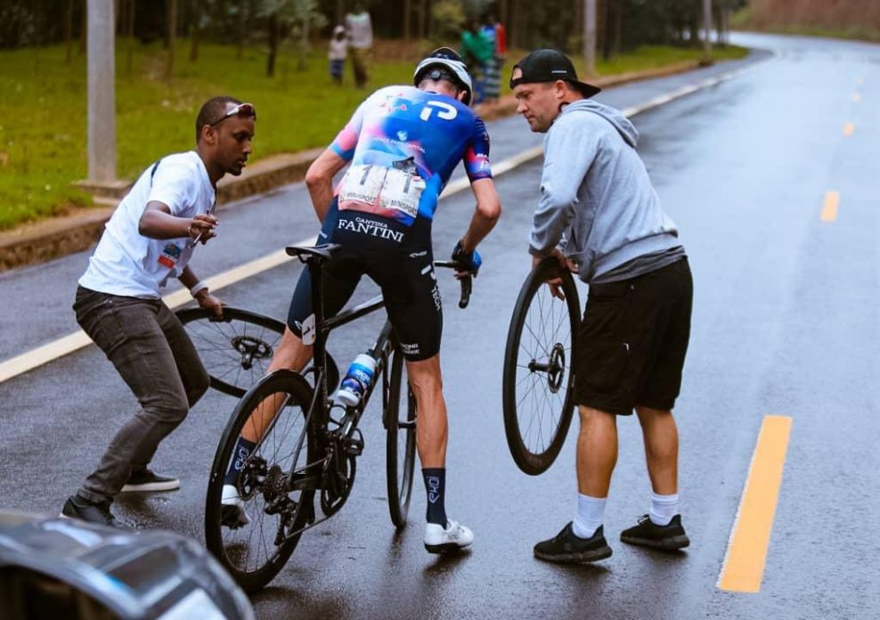 Chris Froome hovorí, že dôvod, prečo ho nevybrali na Tour je, že nemohol ukázať svoje schopnosti kvôli výbave