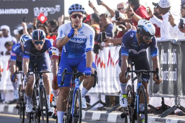 Dylan Groenewegen vyhral v šprinte piatu etapu UAE Tour (+video)
