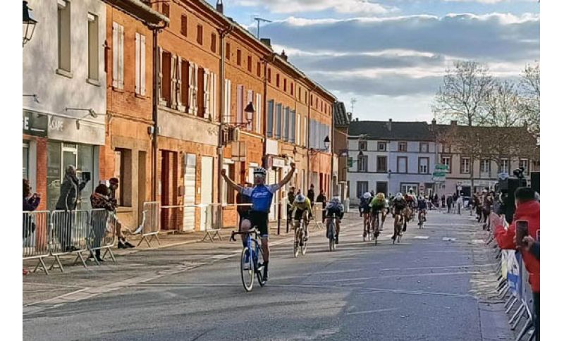 Mladý Slovák Matthias Schwarzbacher vyhral po skvelom výkone francúzske preteky Ronde Bessieraine