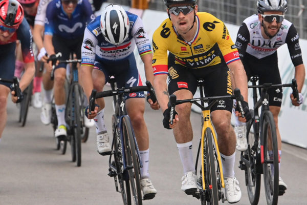Oholím si nohy, iba ak vyhrám preteky, hovorí Primož Roglič na Tirreno-Adriatico