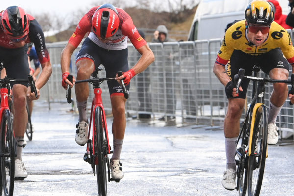 Roglič vyhral ďalšiu etapu na Tirreno-Adriatico, tentokrát už s oholenými nohami