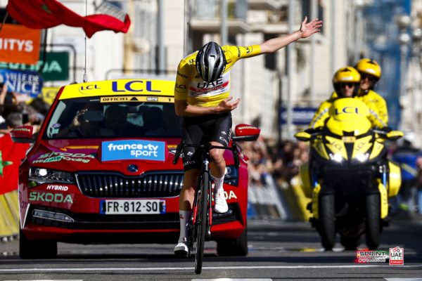 Tadej Pogačar získal po 19 km sóle etapový hetrik i žltý dres na Paríž-Nice