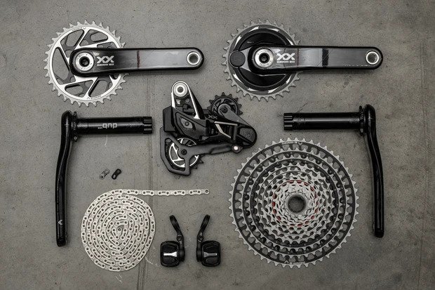 Nov&eacute; radenie SRAM T-Type Eagle Transmission m&aacute; prehadzovačku s priamou mont&aacute;žou na r&aacute;m