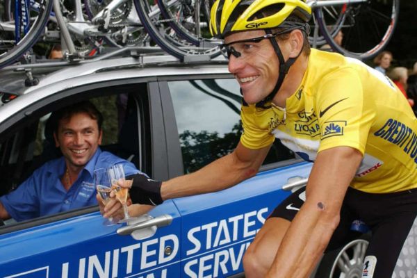 90 percent pelotónu bralo EPO, hovorí bývalý šéf US Postal o Tour de France, ktoré vyhral Lance Armstrong