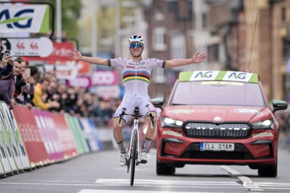 Remco Evenepoel vyhral Li&egrave;ge-Bastogne-Li&egrave;ge po suver&eacute;nnom 30 km s&oacute;lo &uacute;niku