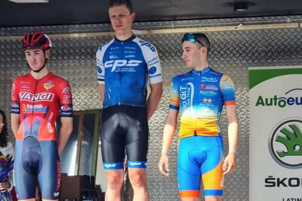 Mlad&yacute; Slov&aacute;k Matthias Schwarzbacher po skvelom &scaron;printe vyhral talianske preteky GP Marcello Falcone