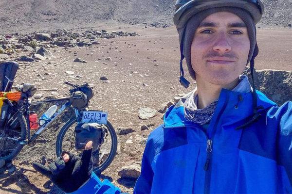 Len 17-ročný Američan prešiel na bicykli za 527 dní cez 14 krajín z Aljašky do Argentíny
