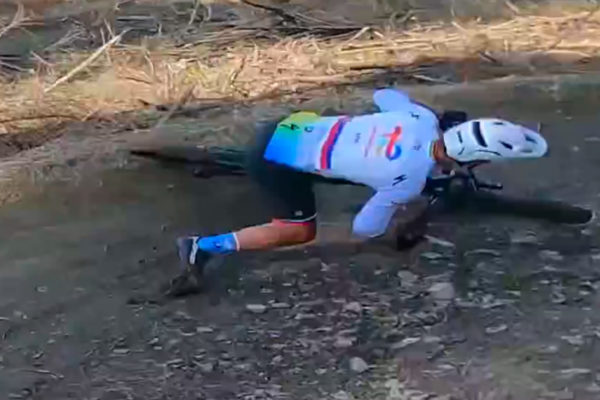  Video: Peter Sagan nezvládol zákrutu a spadol pri jazde na žilinských trailoch OKӨ Trails