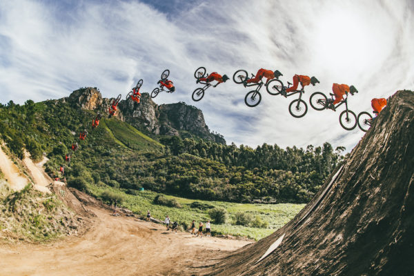 Tom Isted skočil najdlhší backflip v histórii (+video)