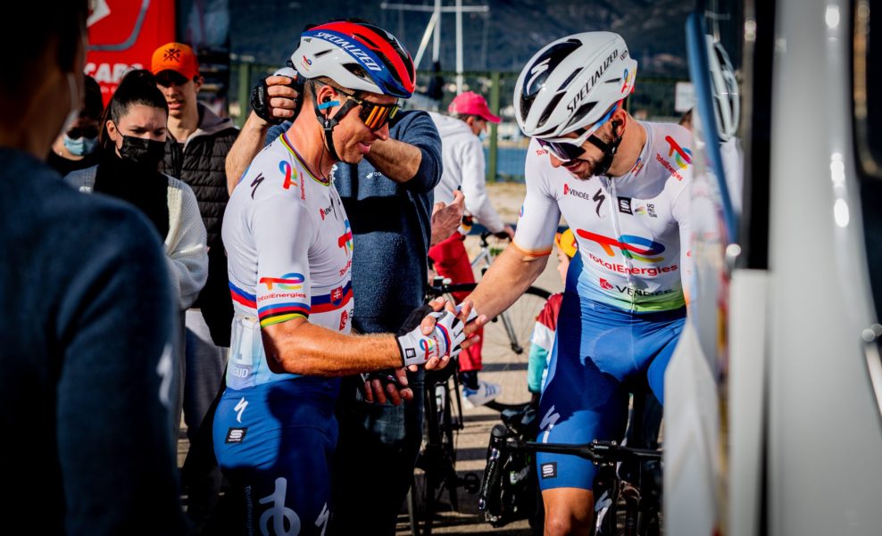 Peter Sagan a Anthony Turgis budú lídrami TotalEnergies na Okolo Flámska 2023