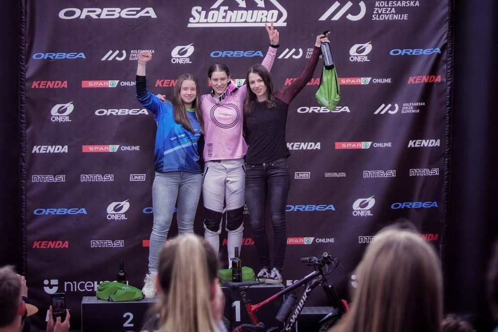 Simona Kuchyňkov&aacute; oslavuje v&iacute;ťazn&yacute; comeback. Ľubo&scaron; Staňo skončil v Slovinsku tret&iacute;