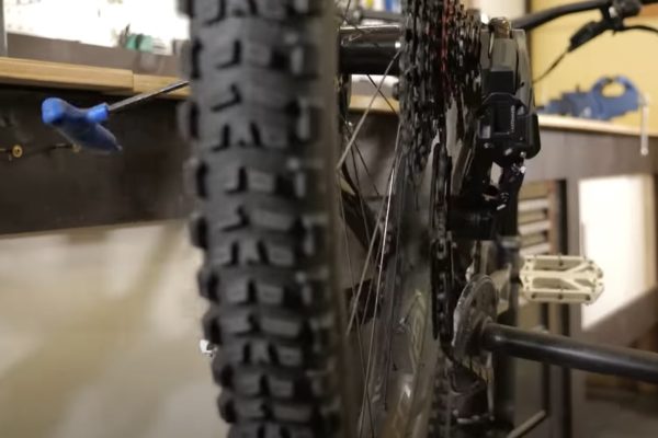 Fanatik Bike Co. otestovali odolnosť a opraviteľnosť novej prehadzovačky SRAM T-Type Eagle