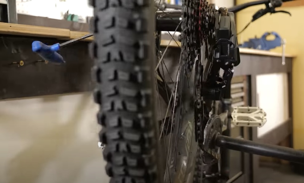 Fanatik Bike Co. otestovali odolnosť a opraviteľnosť novej prehadzovačky SRAM T-Type Eagle