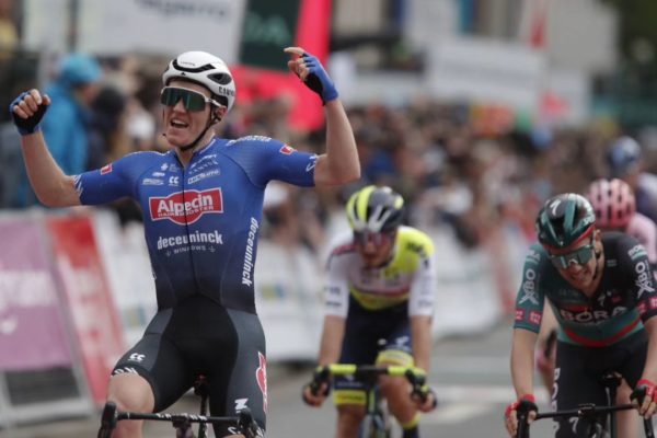 Søren Kragh Andersen vyhral šprintérsku klasiku Eschborn-Frankfurt
