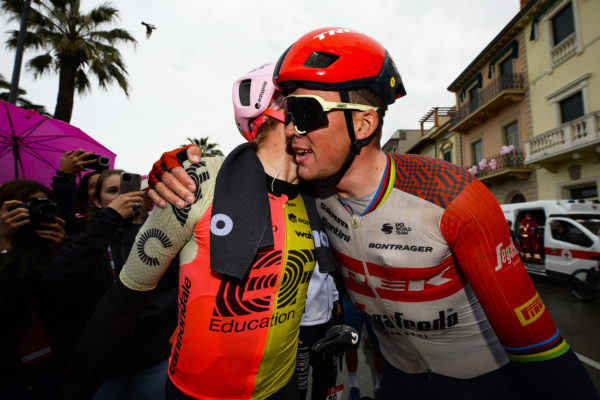Mads Pedersen pre chorobu končí na Giro d’Italia