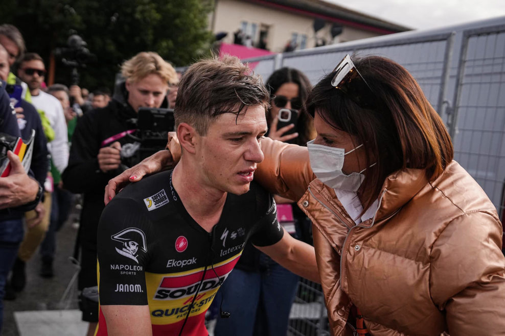 Remco Evenepoel konč&iacute; na Giro d&rsquo;Italia pre pozit&iacute;vny test na Covid-19