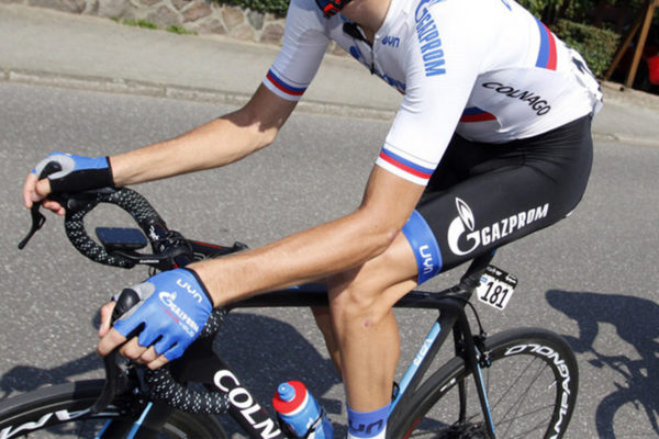 UCI ruší zákaz pre ruských a bieloruských cyklistov, sankcie pre tímy však zostávajú