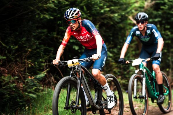 Tom Pidcock a Pauline Ferrand-Prévot sa úspešne vrátili na horské bicykle, chystajú sa na Svetový pohár