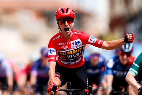 Marianne Vos vyhrala v šprinte hektickú tretiu etapu La Vuelta Femenina