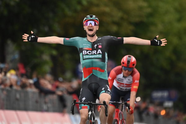 Nico Denz vyhral z úniku 12. etapu Giro d’Italia, favoriti GC majú za sebou konečne pokojný deň