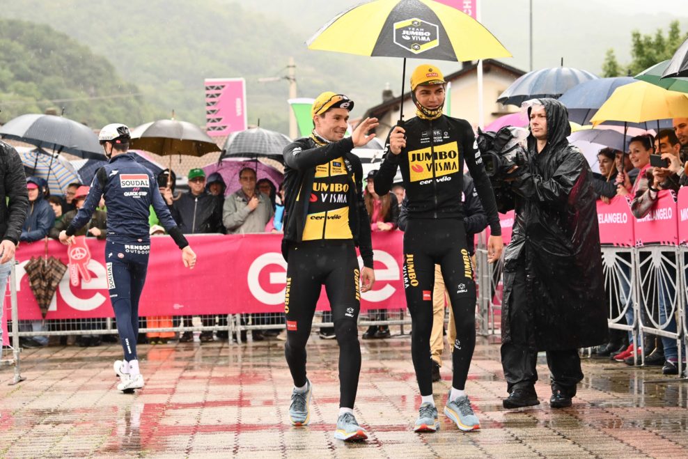 Pre nepriaznivé počasie na Giro d’Italia museli skrátiť 13. etapu len na 74,6 km