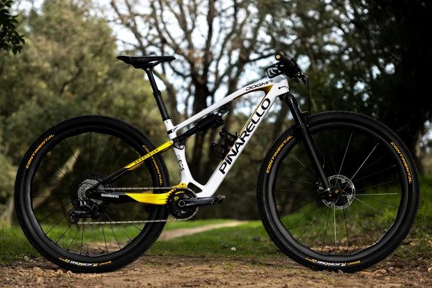 Pinarello uv&aacute;dza na trh horsk&yacute; bicykel Dogma XC s unik&aacute;tnym zadn&yacute;m trojuholn&iacute;kom a nastaviteľn&yacute;m zdvihom