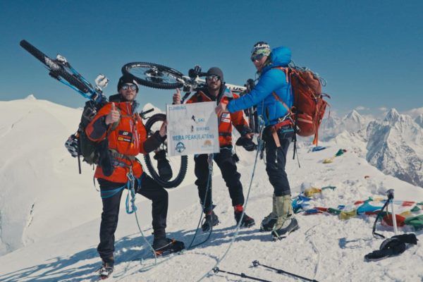 Tomáš Zejda a Ondřej Novák ako prví na svete zjazdili z nepálskej hory Mera Peak vysokej 6 476 m.n.m. (+galéria)
