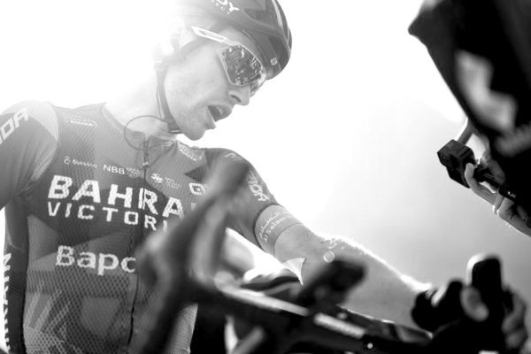 Bol inšpiráciou pre všetkých. Cyklisti a tímy po celom svete si uctili pamiatku zosnulého Gina Mädera