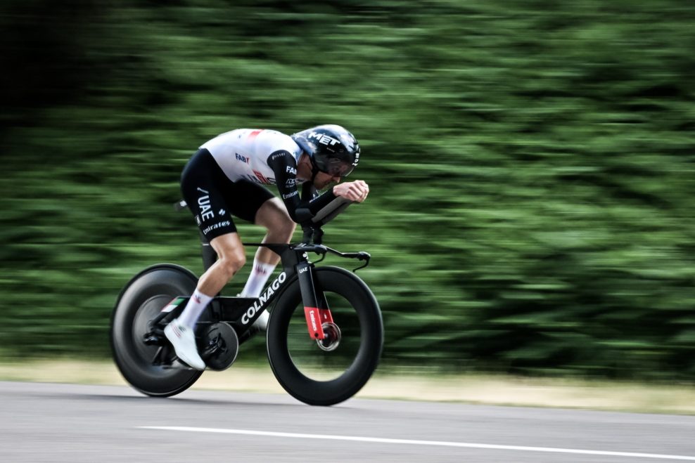Mikkel Bjerg vyhral časovku na Critérium du Dauphiné pred Vingegaardom a Cavagnom