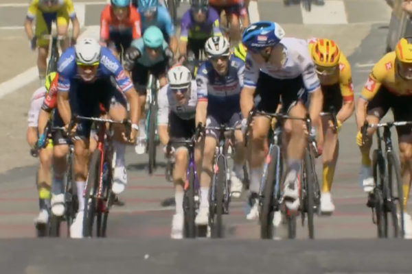 Fabio Jakobsen bol rýchlejší ako Mathieu van der Poel a v šprinte vyhral druhú etapu Baloise Belgium Tour