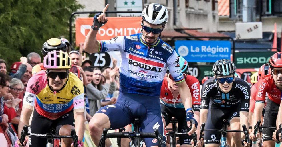 Julian Alaphilippe ukázal, že je opäť vo forme a vyhral druhú etapu Critérium du Dauphiné