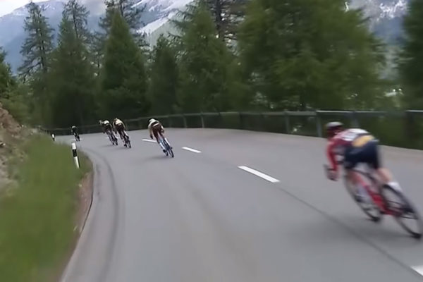 Remco Evenepoel sa sťažuje na nebezpečný zjazd na konci kráľovskej etapy Okolo Švajčiarska