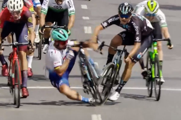 Video: Peter Sagan nepríjemne spadol v záverečnom šprinte Majstrovstiev Slovenska