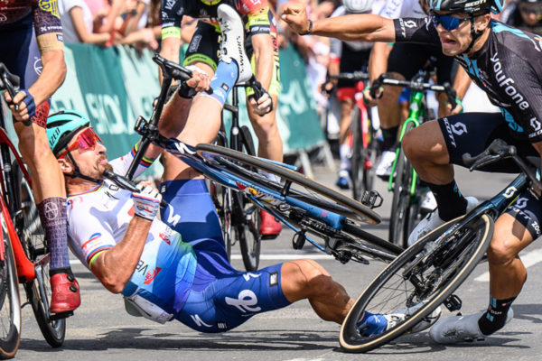  Fotografka skvele zachytila moment nepríjemného pádu Petra Sagana na Majstrovstvách Slovenska