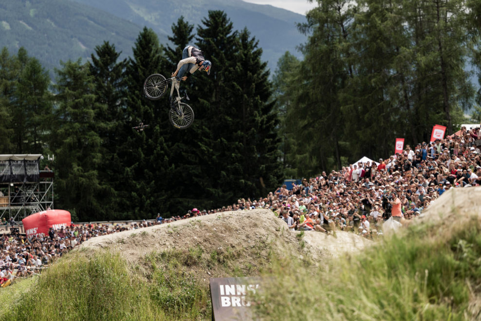 Video: Emil Johnasson vyhral ďal&scaron;ie slopestyle preteky v r&aacute;mci festivalu Crankworx v Innsbrucku (+gal&eacute;ria)