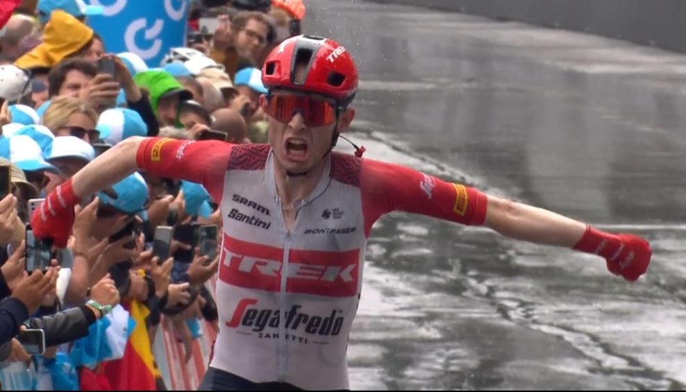 Mattias Skjelmose vyhral horskú tretiu etapu Okolo Švajčiarska, Evenepoel v závere zaostal