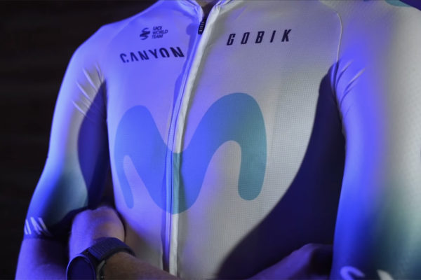Movistar predstavil špeciálnu edíciu dresov „Ľadovec“ pre Tour de France