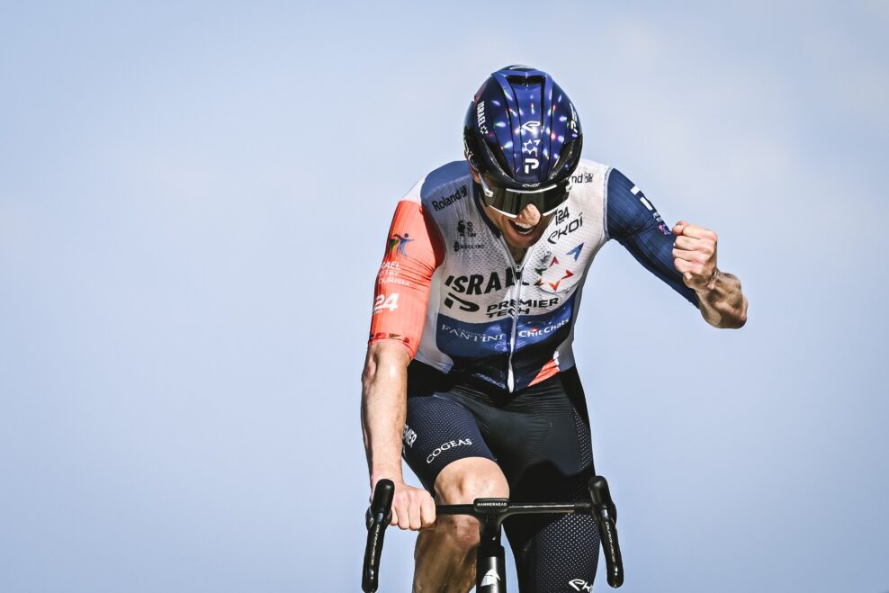 Michael Woods vyhral 9. etapu Tour de France na vrchole Puy de Dôme, Pogačar stiahol náskok Vingegaarda