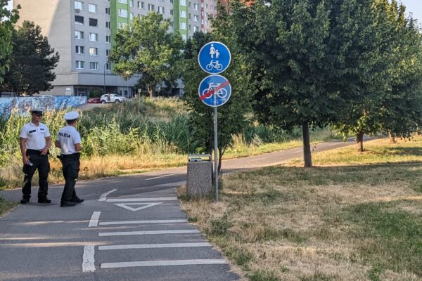 Bratislavskí policajti kontrolovali na cyklotrase alkohol u cyklistov