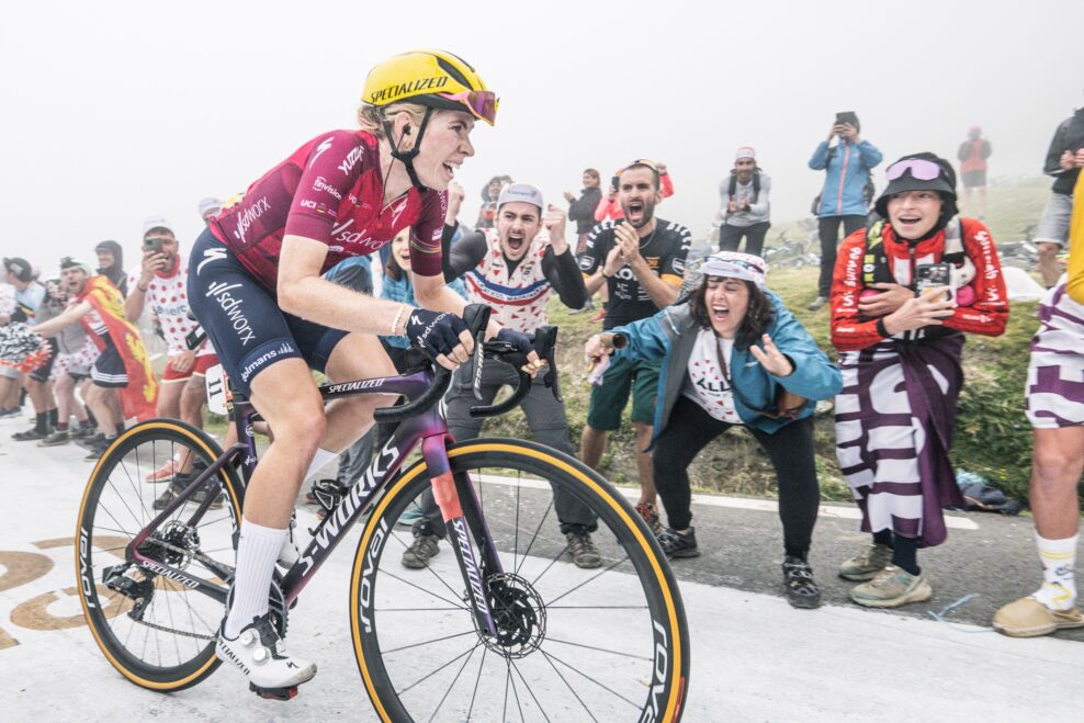 Demi Vollering predviedla životný výkon na Tourmalete a vyhrala kráľovskú etapu Tour de France Femmes