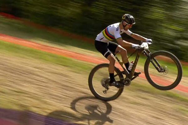 Nino Schurter dosiahol vo Val di Sole neuveriteľné, rekordné 35. víťazstvo Svetového pohára XCO