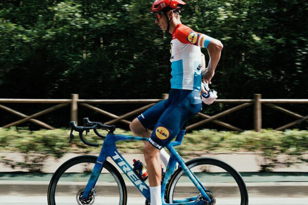 Kto je najvyšší cyklista Tour de France 2023 a prečo na tom záleží?