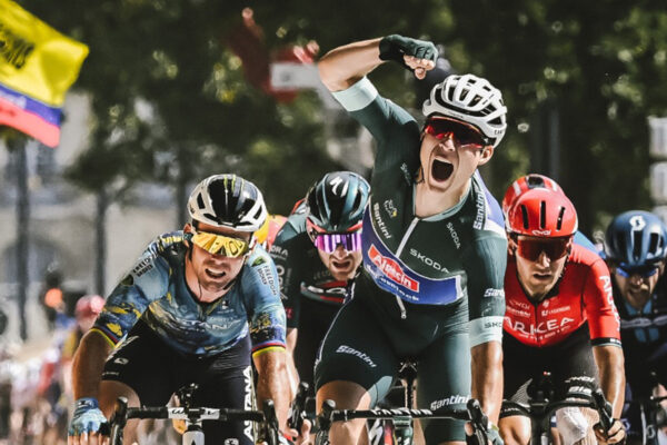 Jasper Philipsen vyhral v šprinte už tretiu etapu na Tour de France, Cavendishovi chýbalo len málo na zlomenie rekordu