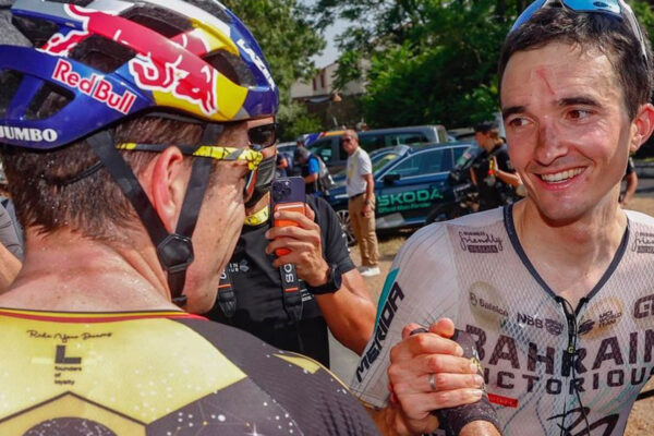 Pello Bilbao vyhral z úniku 10. etapu Tour de France, víťazstvo venoval zosnulému Ginovi Mäderovi