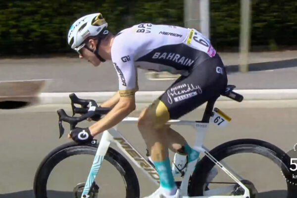 Matej Mohorič vyhral s priemernou rýchlosťou 49,1 km/h jednu z najrýchlejších etáp v histórii Tour de France
