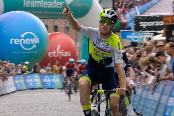 Mike Teunissen vyhral na svoje narodeniny tretiu etapu Renewi Tour
