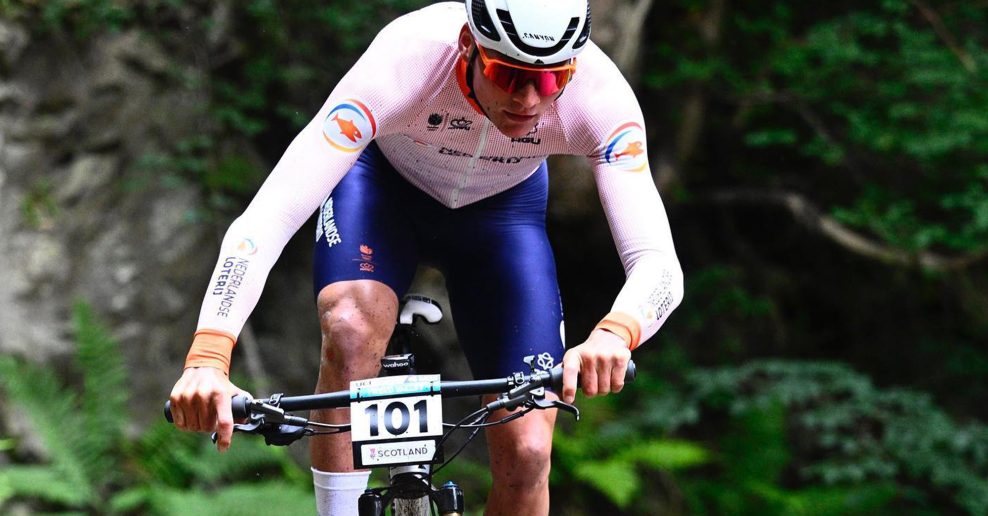 Mathieu van der Poel prehral stávku o pivo s tímovým kolegom po páde na horskom bicykli