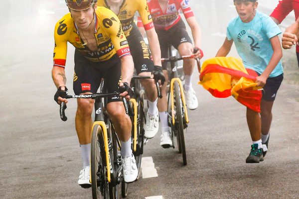 Šéf Jumbo-Visma reaguje na údajný „mechanický doping“ u ich jazdcov