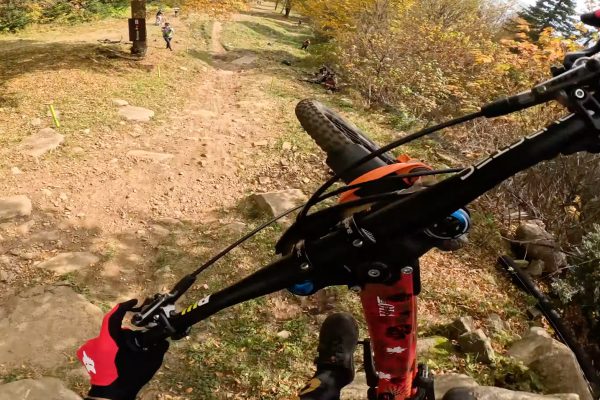 Video: Jackson Goldstone vám ukáže, ako vyzerá zjazdová trať Svetového pohára v Mont-Sainte-Anne