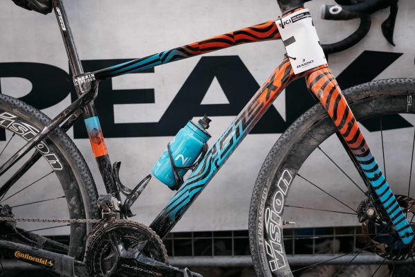 Matej Mohorič vyhral gravelové majstrovstvá sveta na prototype novej verzie Merida Silex